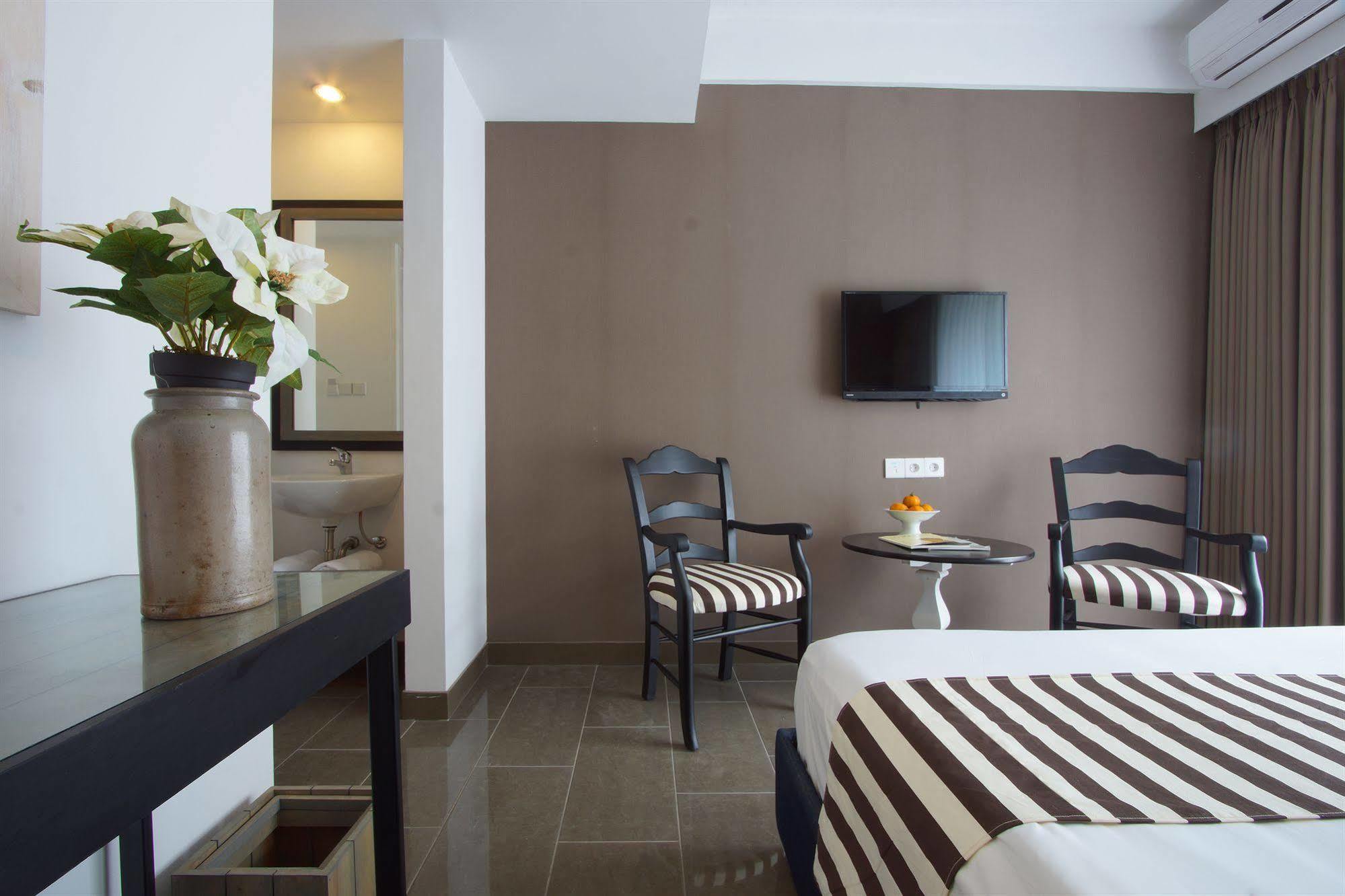 7 Bidadari Boutique Hotel Seminyak  Luaran gambar